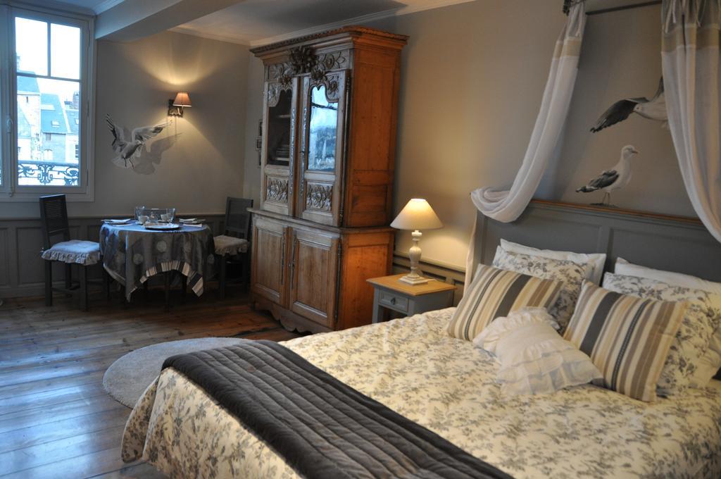 Hotel La Poupardoise Honfleur Zimmer foto
